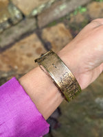 Load image into Gallery viewer, Victorian Buckle Bangle
