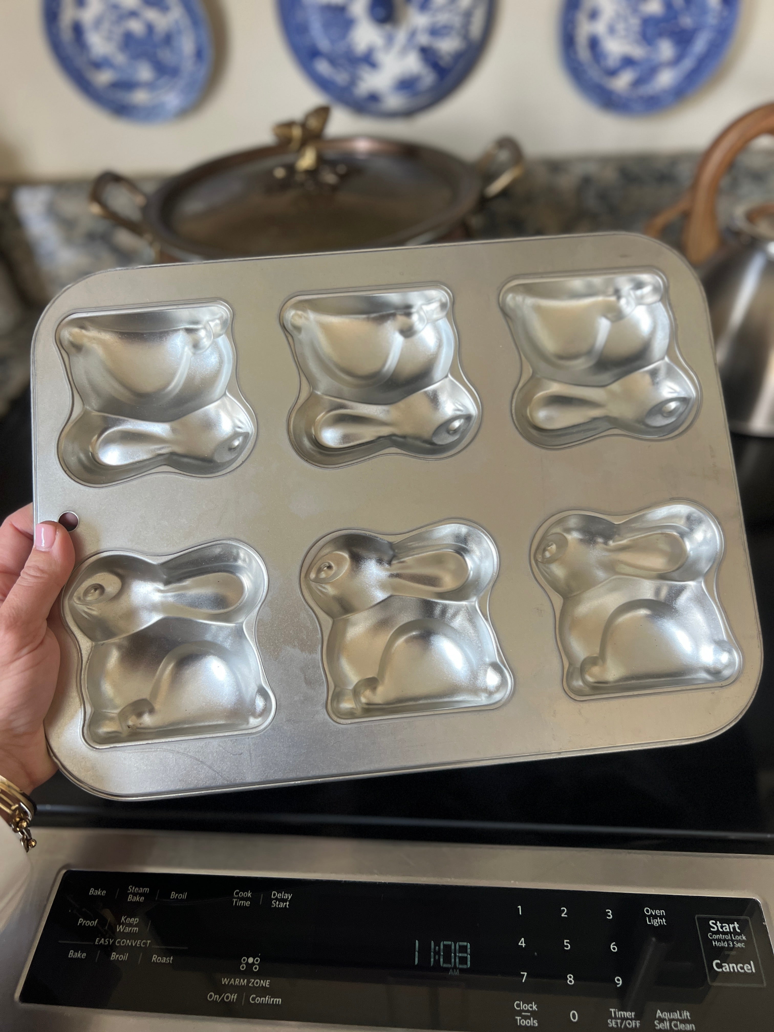 Bunny baking mold